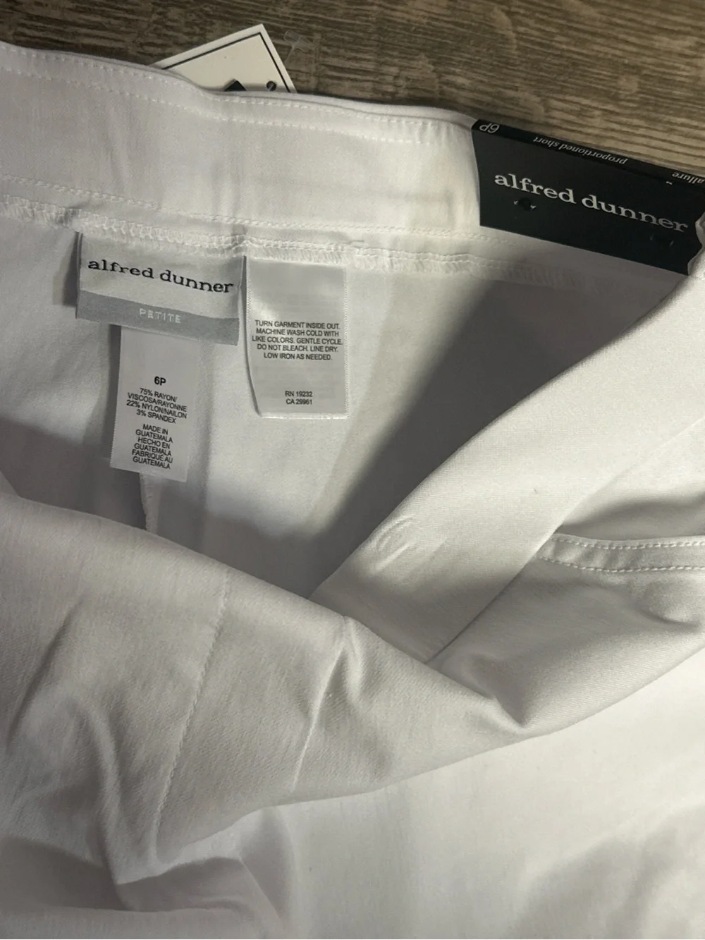 NWT Alfred Dunner Allure White Petite Stretch Pants 6P Modern Fit